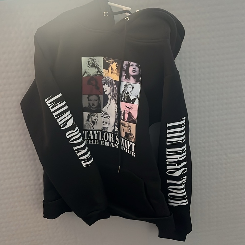 Girls Sz 8/10 (140) Taylor Swift Hoodies